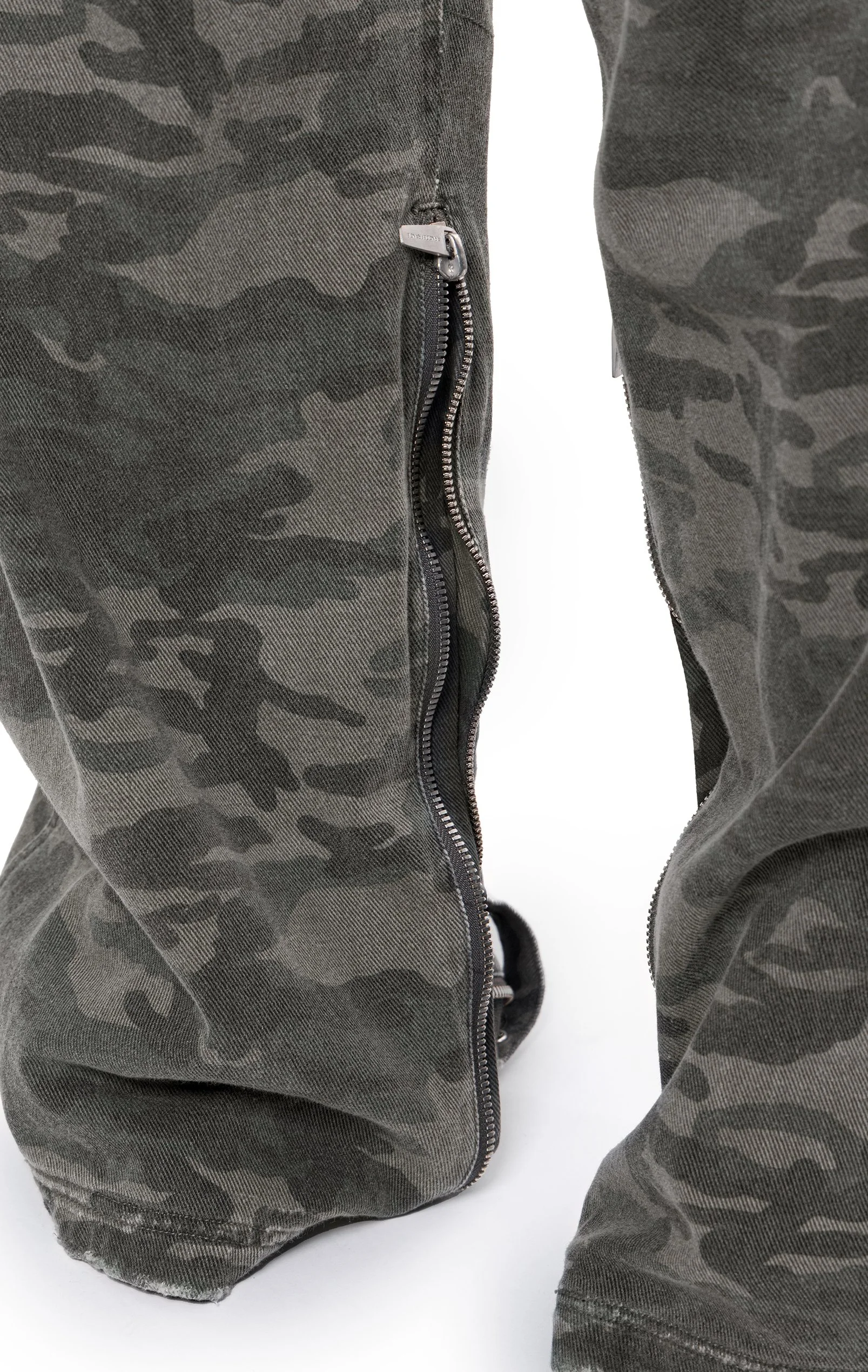ARNODEFRANCE - CAMO CARGO PANTS | ARNODEFRANCE - Industrial Streetwear